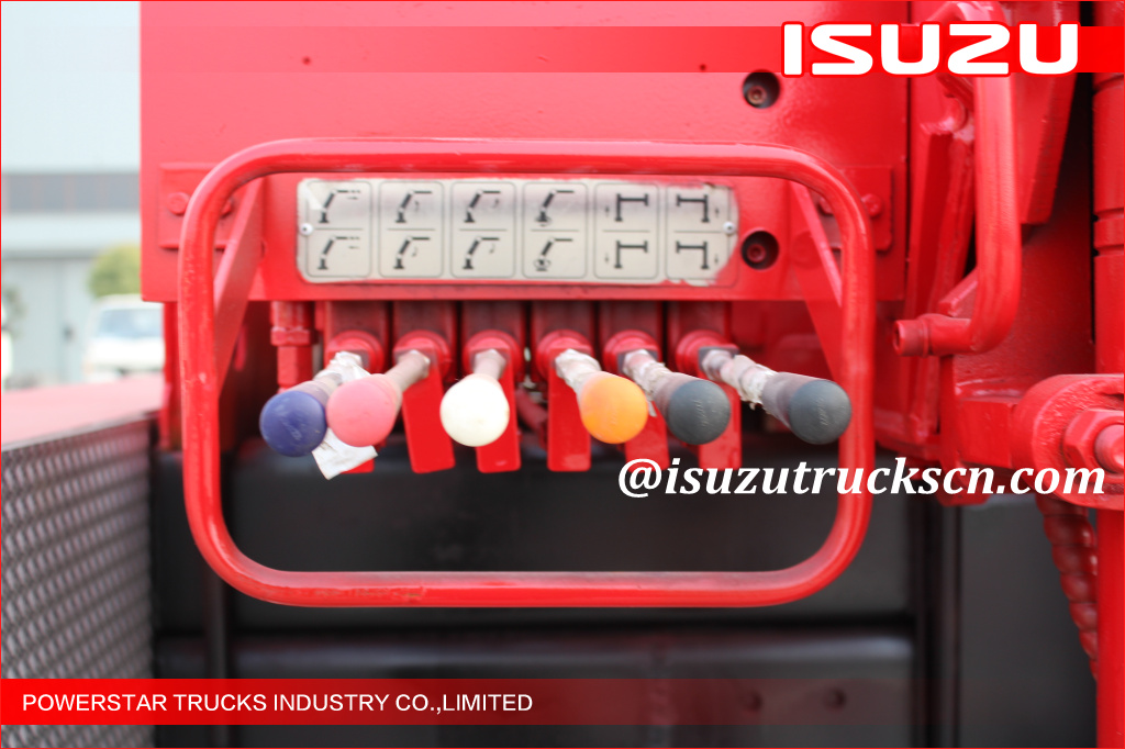 2015 Isuzu Lighting Emergency Rescue Vehicle Fire Truck with Truck Crane for LAOS