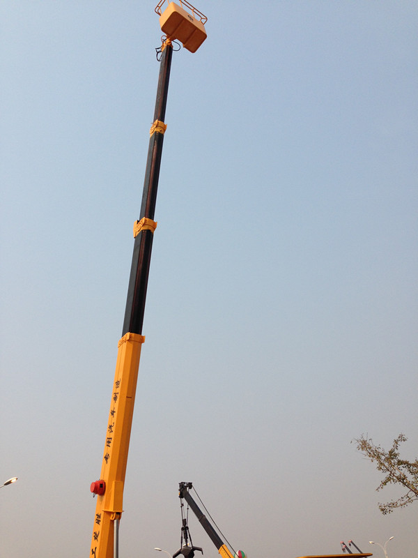 20-22m Telescopic Boom Isuzu Aerial Working Platform Truck