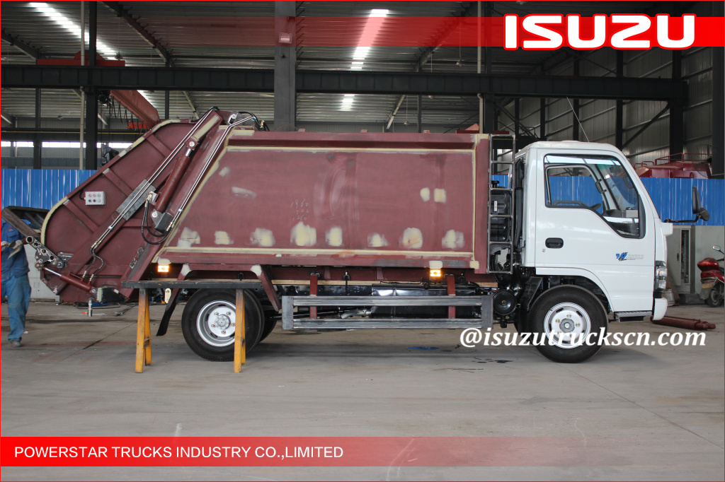 3tons ISUZU Rubbish Compressed Truck with 4KH1 engine