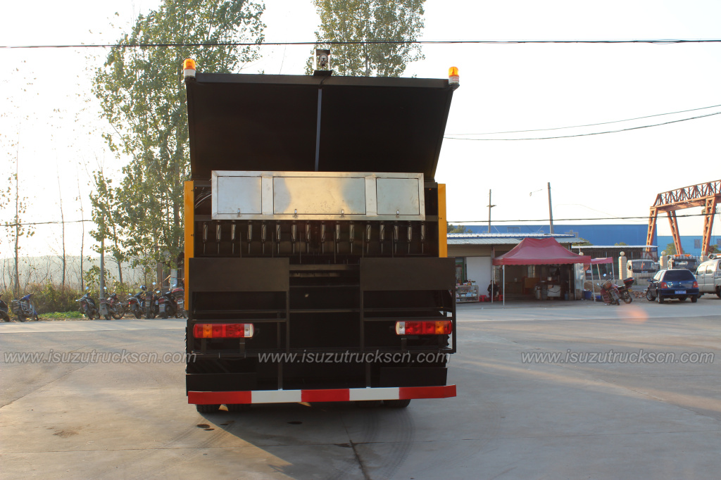 ISUZU FVZ FXZ Synchronous Chip Sealer Truck with 8m3 Aggregate Bin 