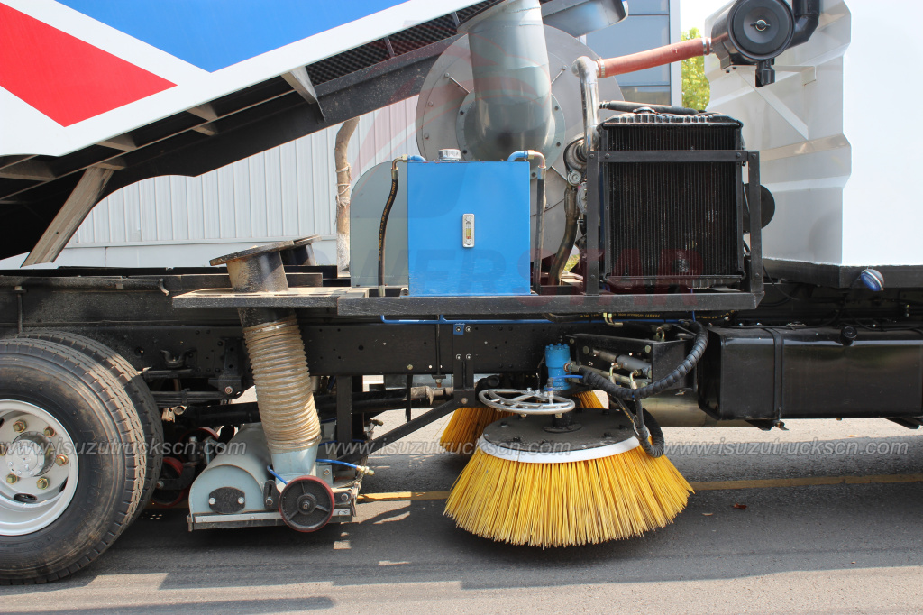 High performance Japanese Isuzu Road Sweeper Master