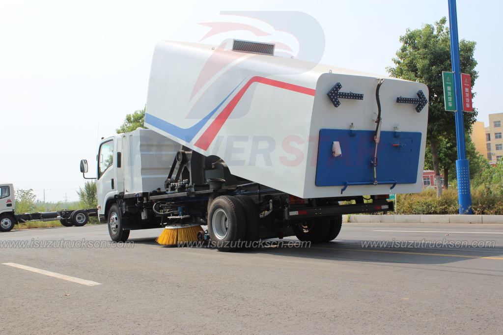 High performance Japanese Isuzu Road Sweeper Master