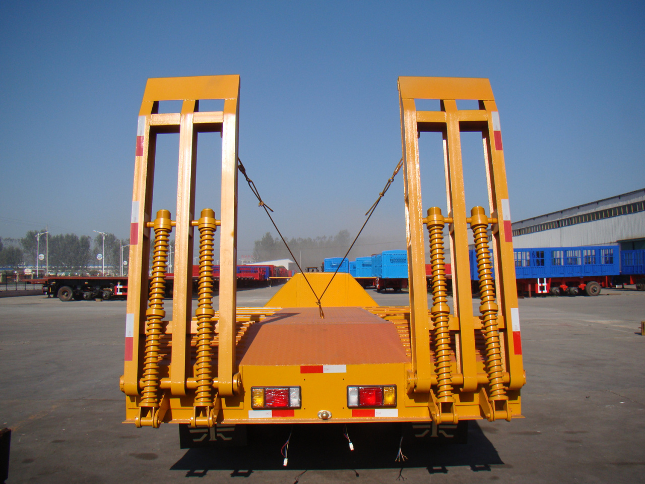 Heavy Construction Equipment 2 Axle Lowbed Semi Trailer