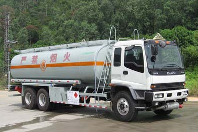 Customer made 20,000L fuel tanker truck Isuzu detail pictures