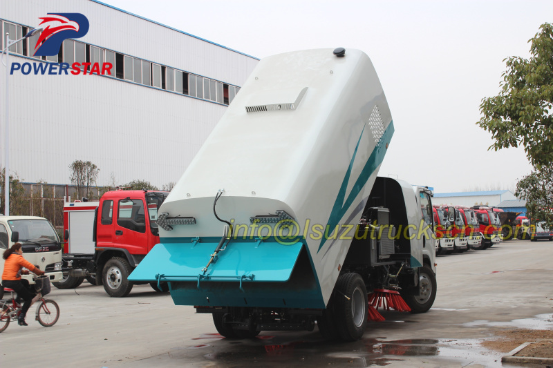 Japanese brand High performance road sweeping vehicle Isuzu NPR with 10cbm pictures