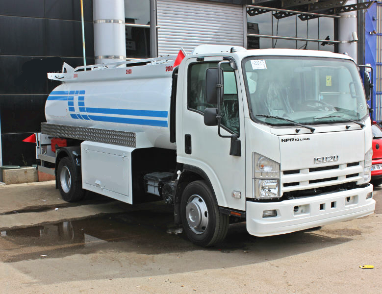  Customize a Fuel tanker truck Isuzu