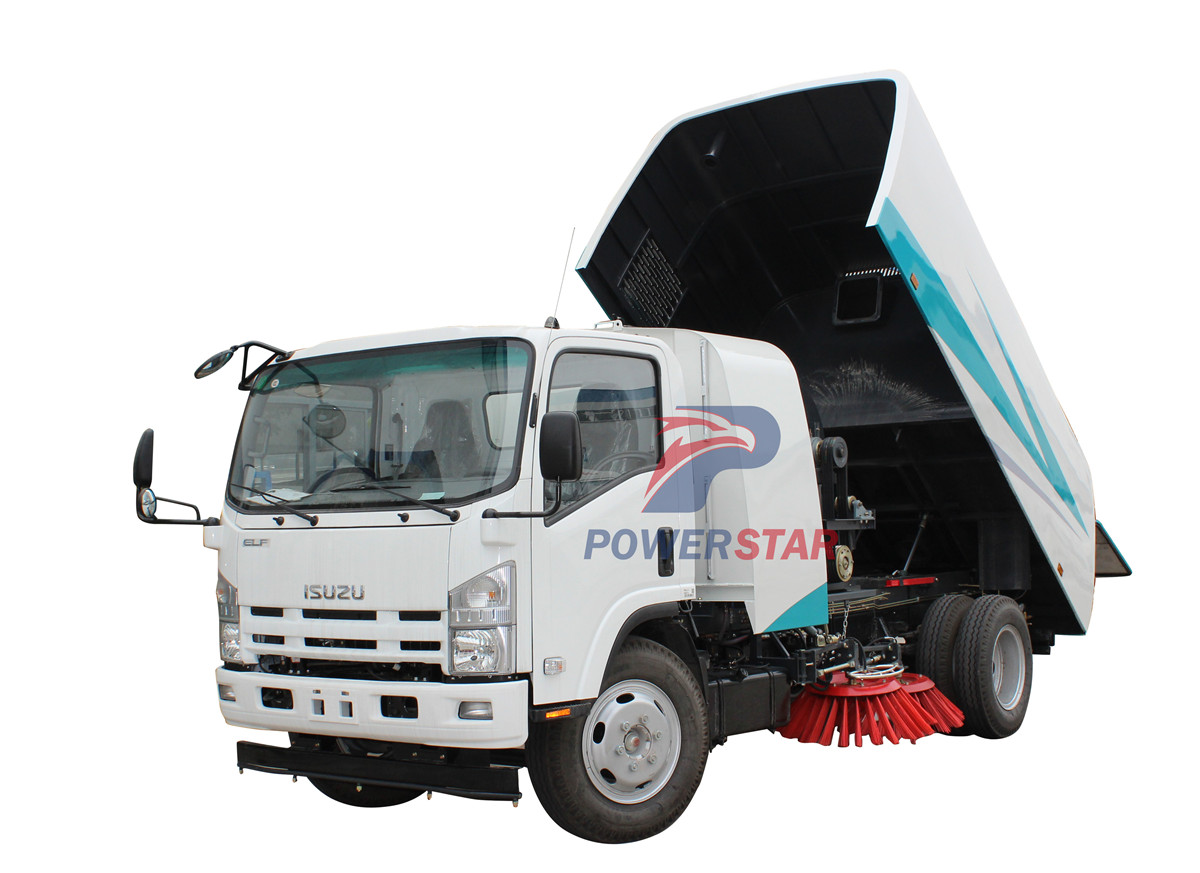 Four brushes road sweeper truck Isuzu