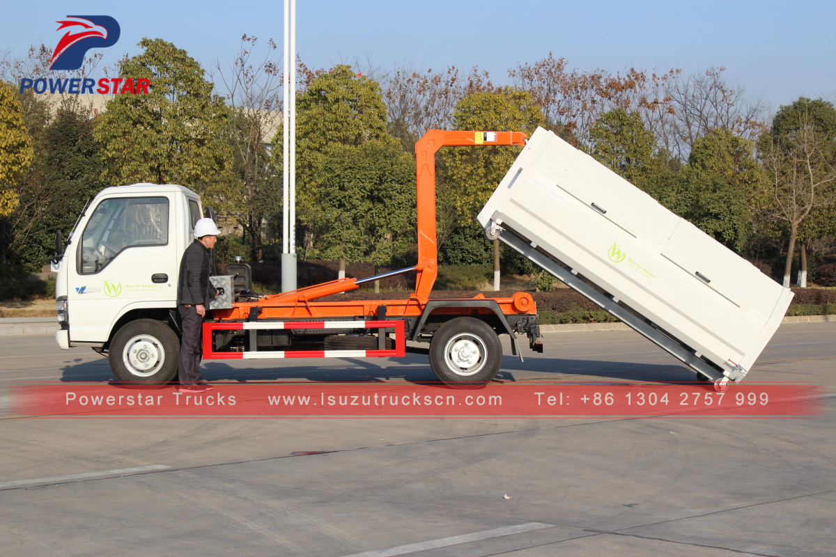 Japan Carriage Detachable Garbage Hooklift Truck Isuzu 5 Tons