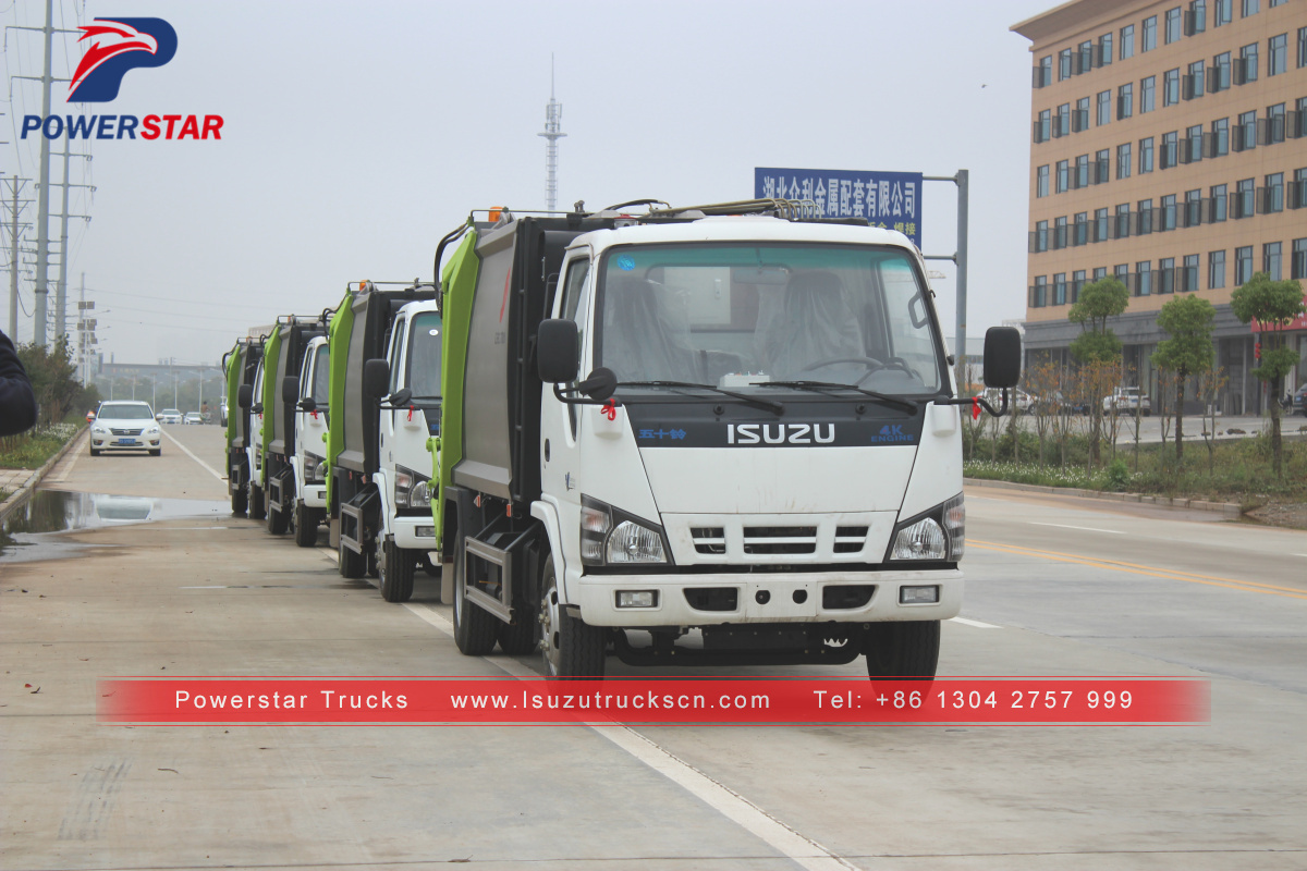 Japan 6000L Back loading garbage compression truck Isuzu for sale