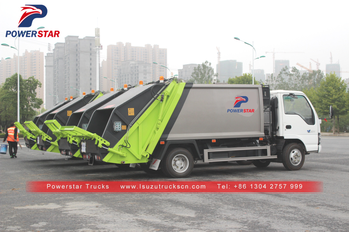 Japan 6000L Back loading garbage compression truck Isuzu for sale