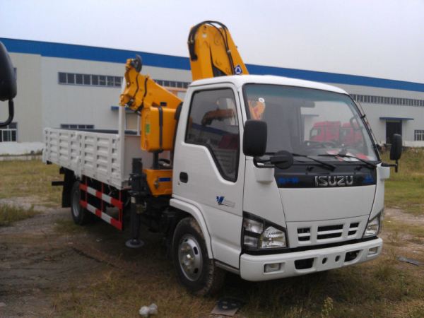 Rwanda Japan Isuzu 3 ton hydraulic boom truck crane for sale