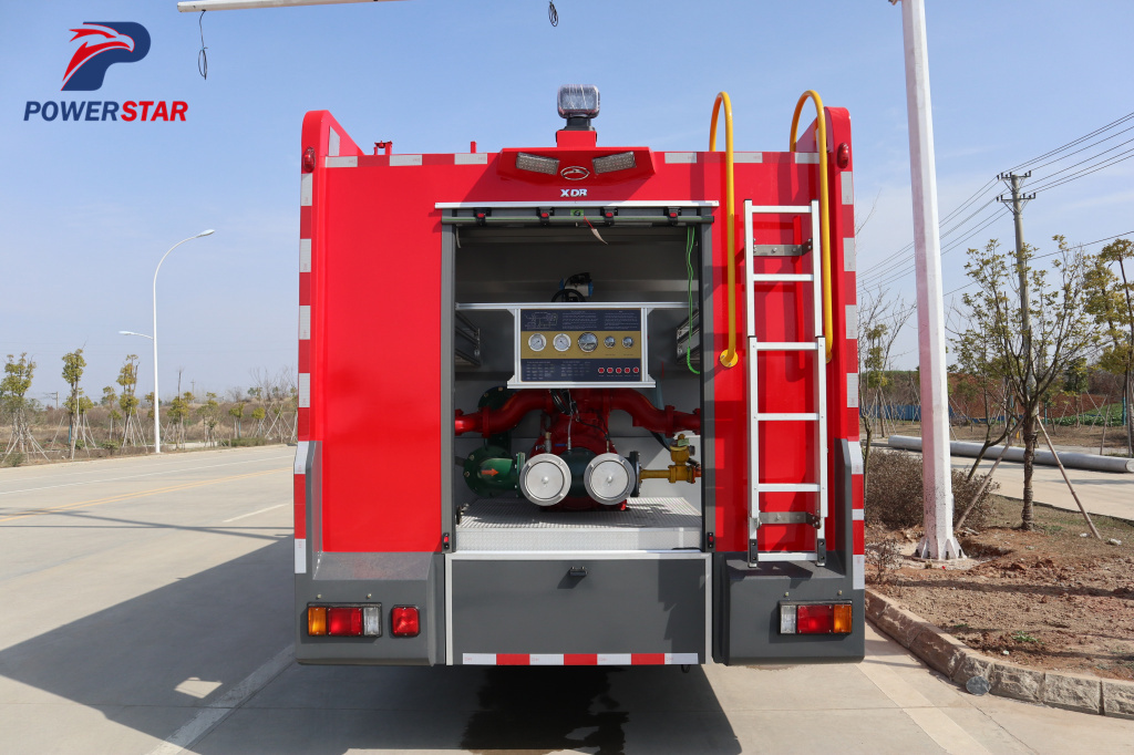 Japan ISUZU GIGA Firefighting Water FoamDry Powder Monitor Fire Truck for sale