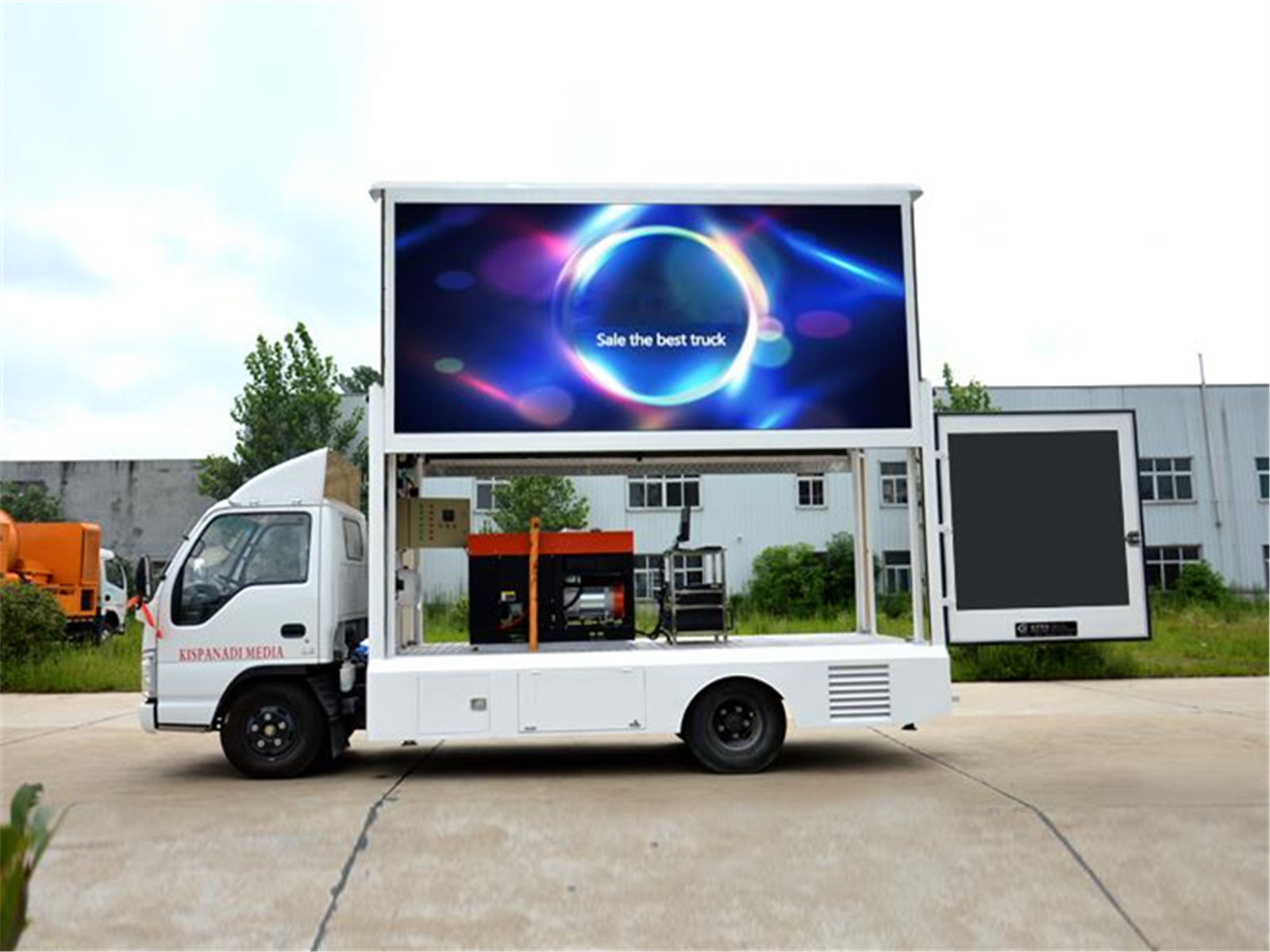 ISUZU 4x2 outdoor LED panel Advertising Display Truck