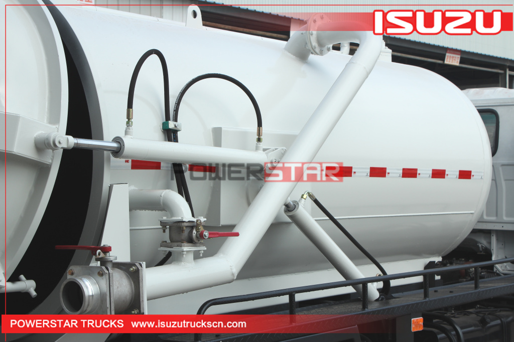 Isuzu water spray bowser tanker sprinkler tank truck for sale in Myanmar