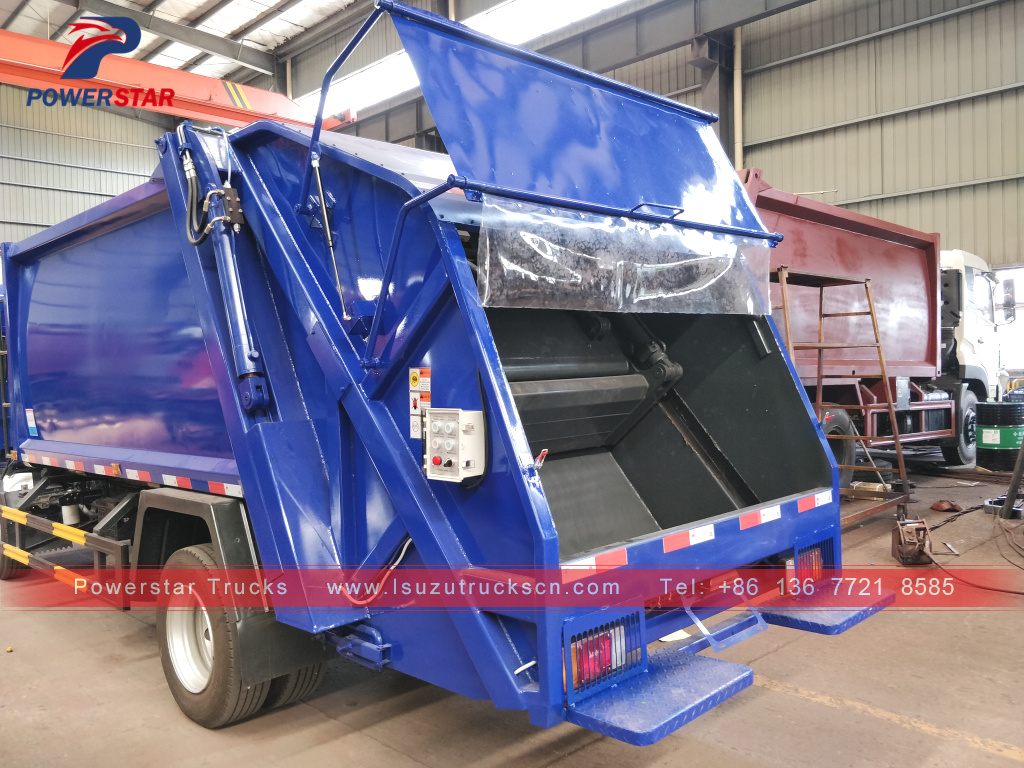 Cambodia new Rear loader Isuzu Hydraulic Pressing Garbage Trucks for sale