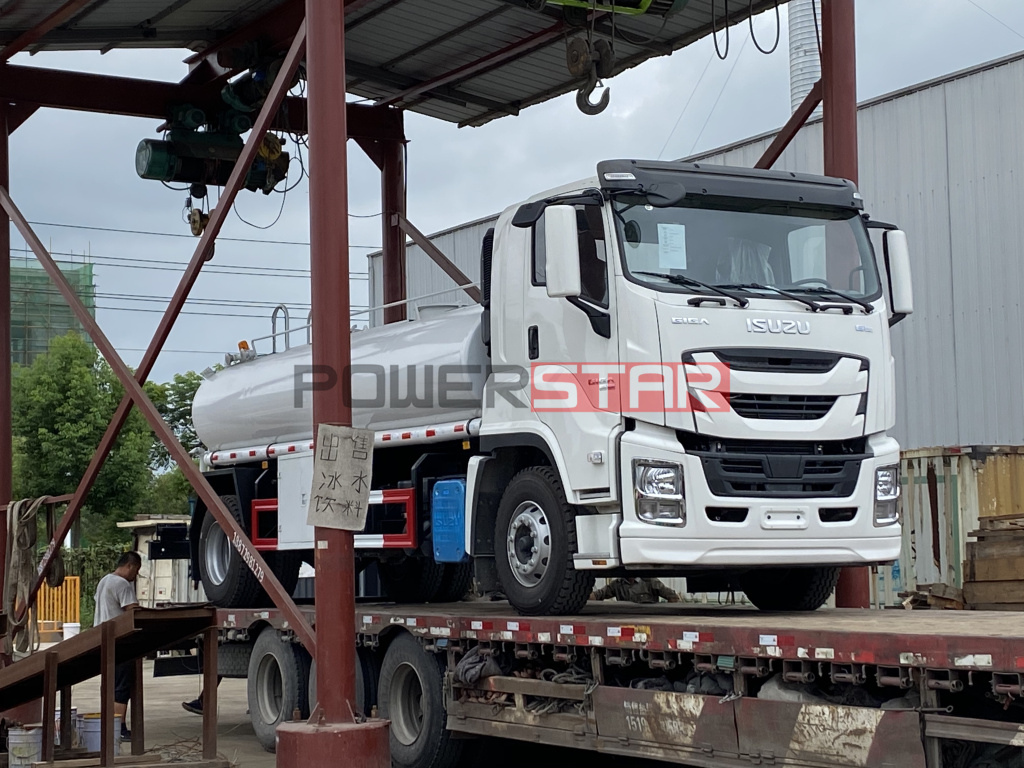 ISUZU GIGA VC61 6UZ1-TCG50 380HP Stainless Steel Drinking Water Tank Truck