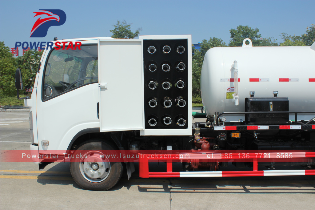 Philippines Isuzu NKR ELF Fecal suction truck Sewage suction trucks for sale