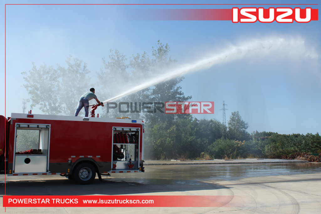 Cambodia ISUZU ELF Rescue Escape Emergency Water Foam Fire Engine 4X2 Water Fire Truck