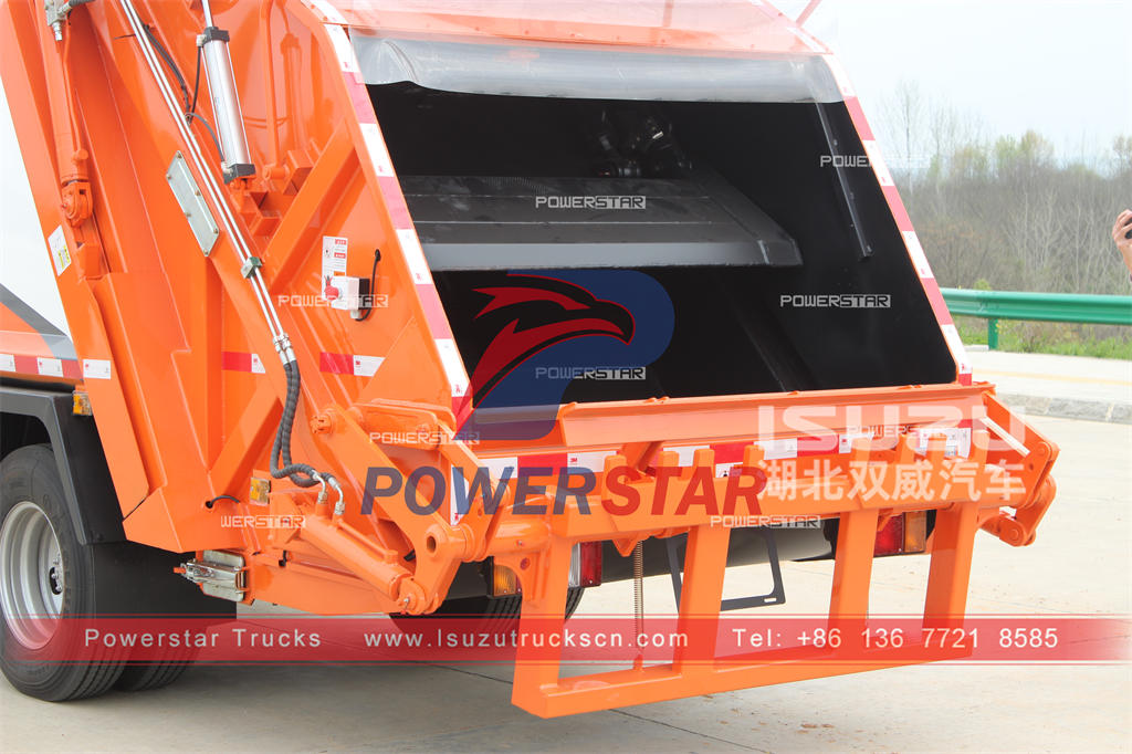 ISUZU NKR 6CBM trash compactor truck for export