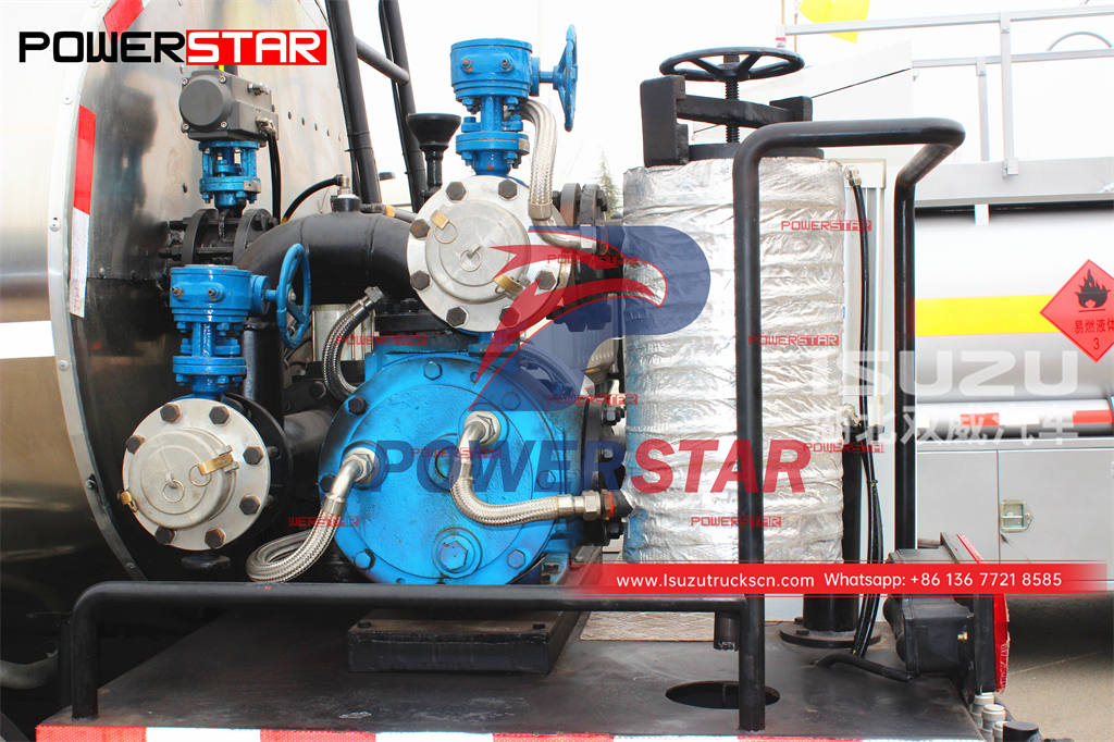 Hot-selling ISUZU FTR truck mounted bitumen sprayer