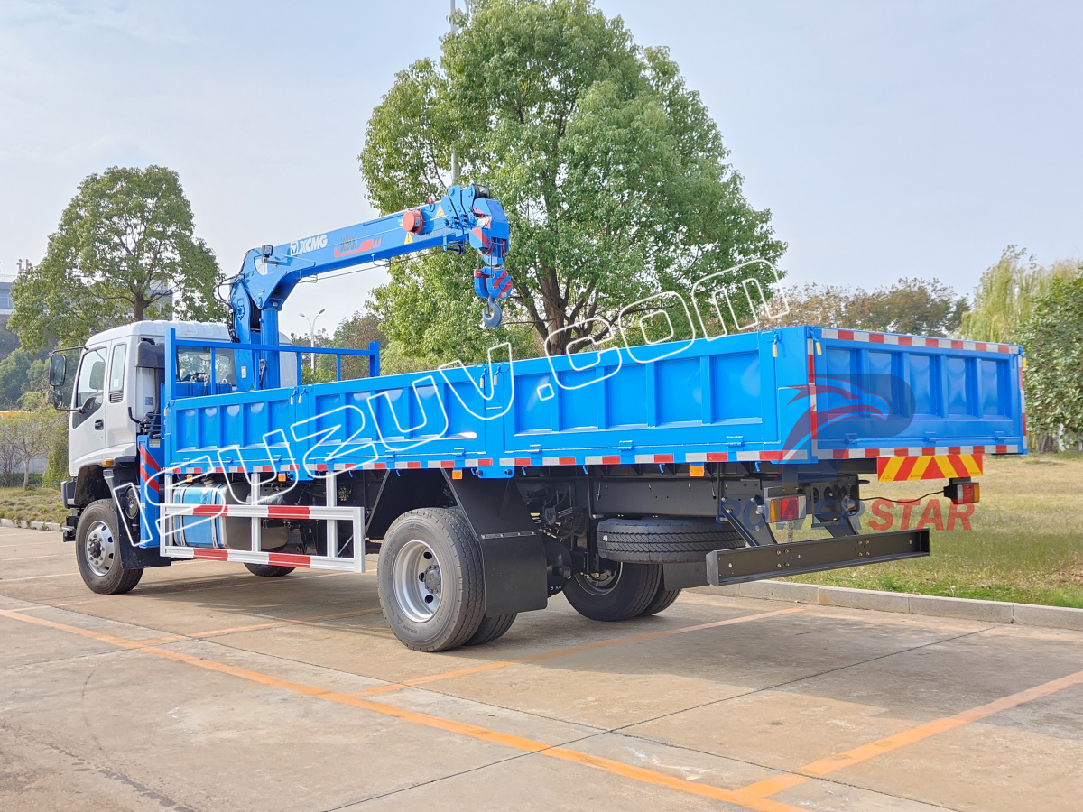  Isuzu FVR off road all wheel drive truck-mounted cranes in Africa