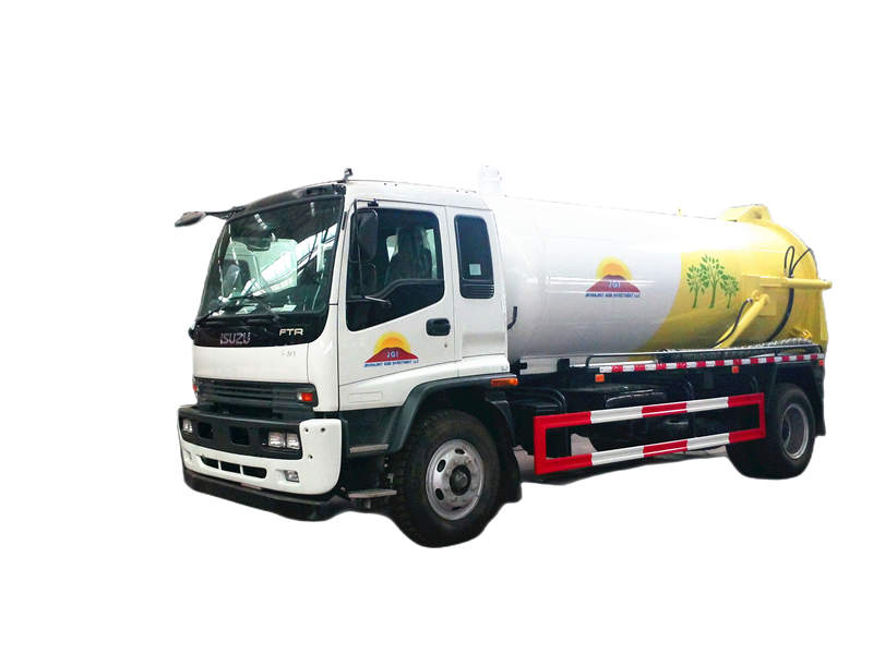 Isuzu FTR vacuum suction truck