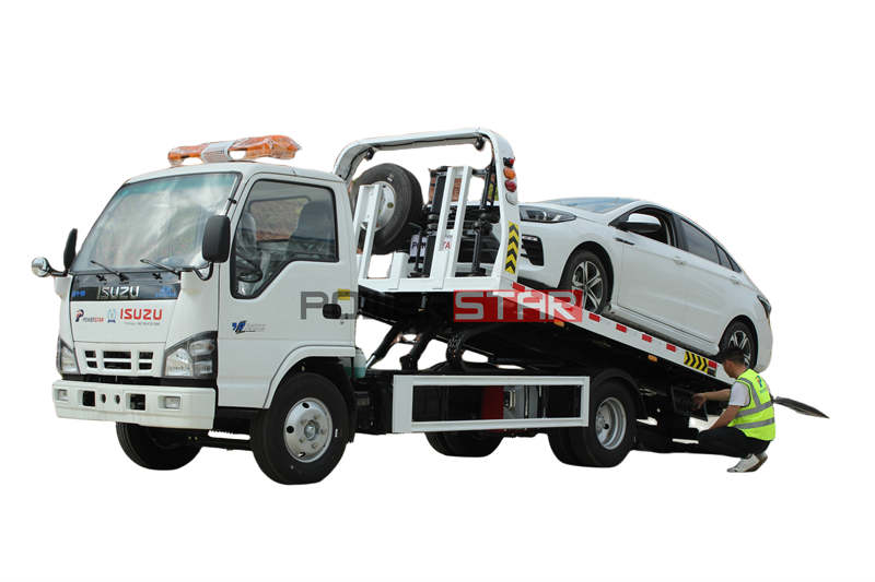 Isuzu 100P wrecke rescue truck