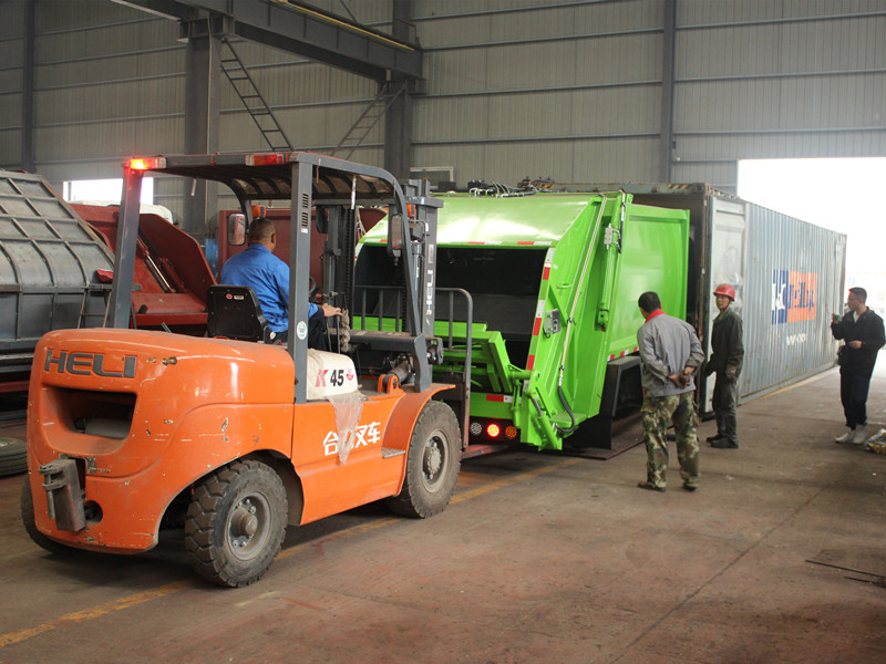 Isuzu garbage compactor truck exporting