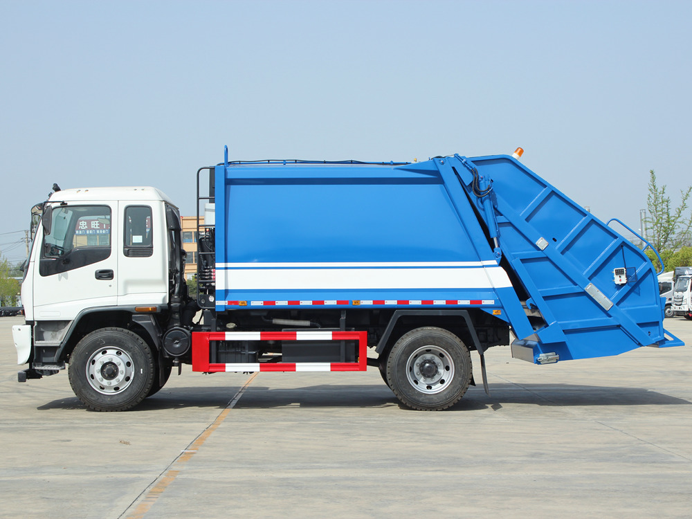 Isuzu garbage compactor truck