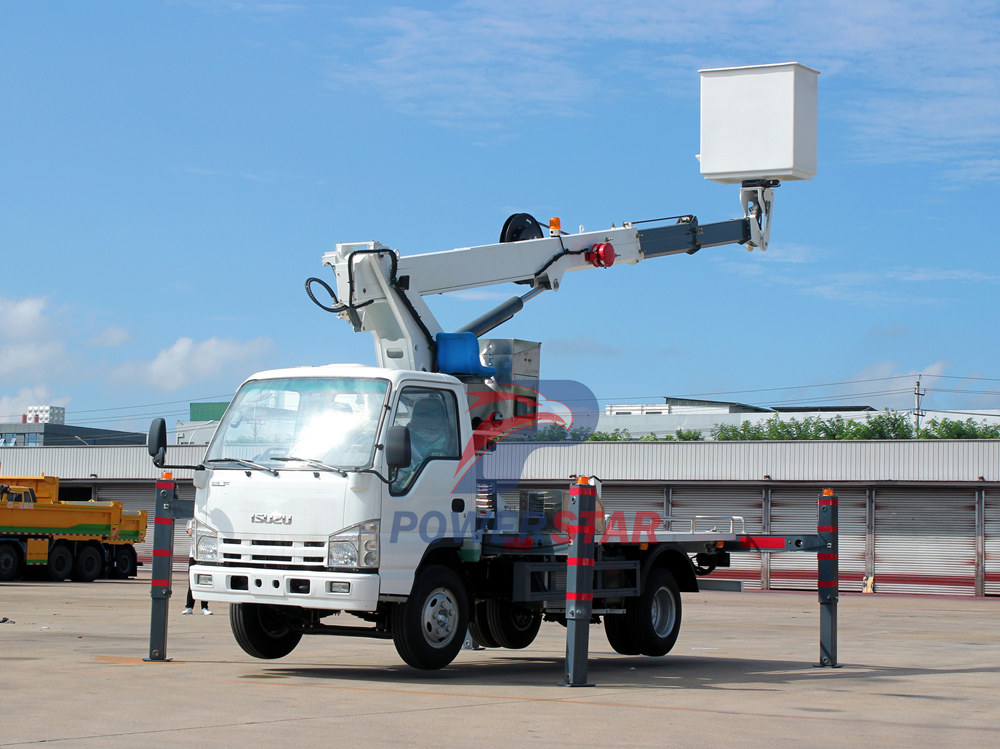 Isuzu man lifter truck