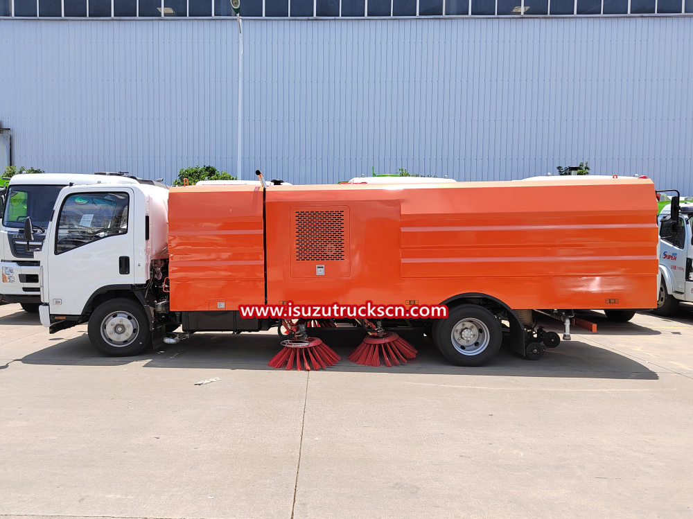 Isuzu Street and Road Sweeping Truck for Indonesia 