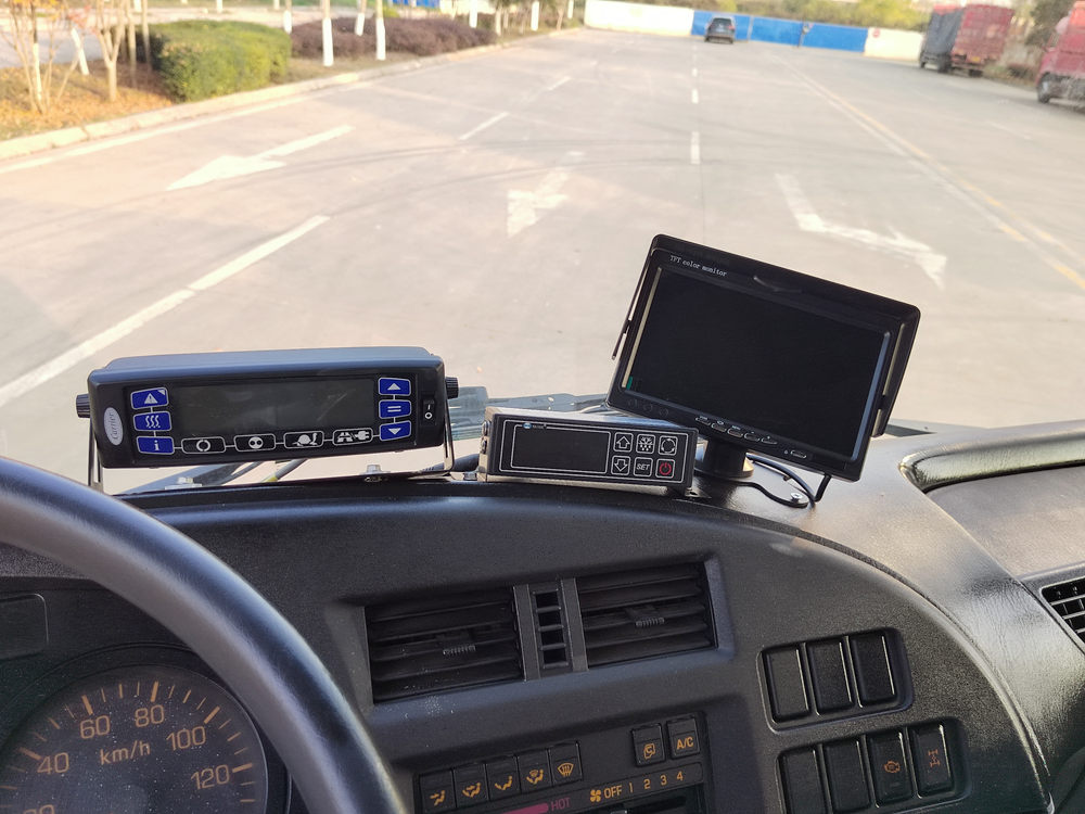 Isuzu freezer truck