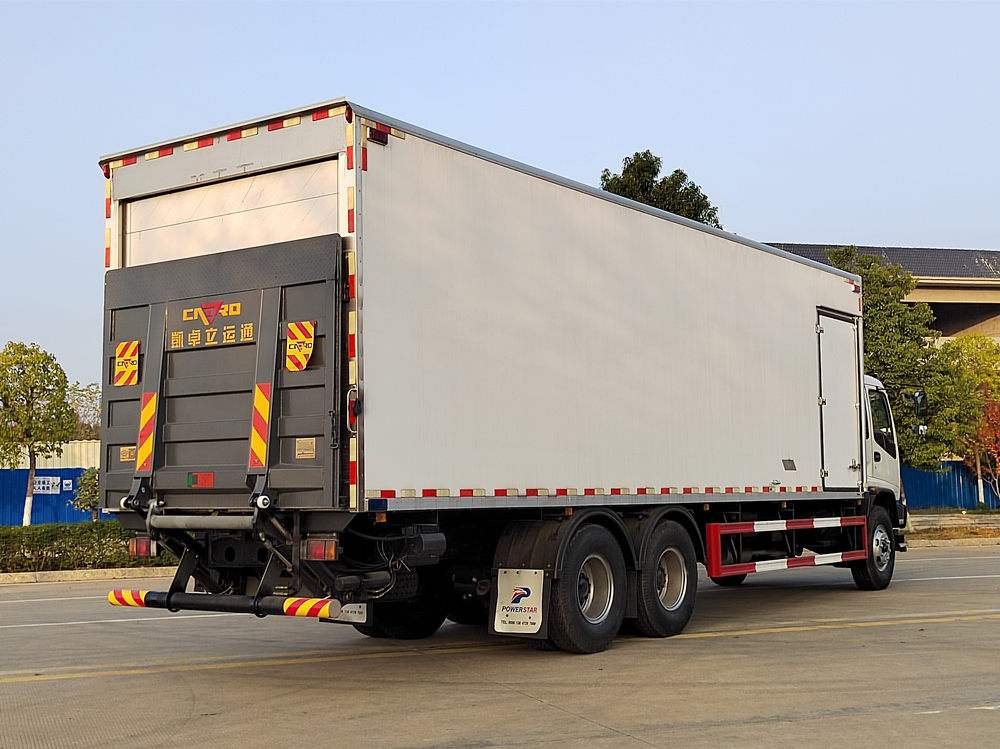 Isuzu chiller truck