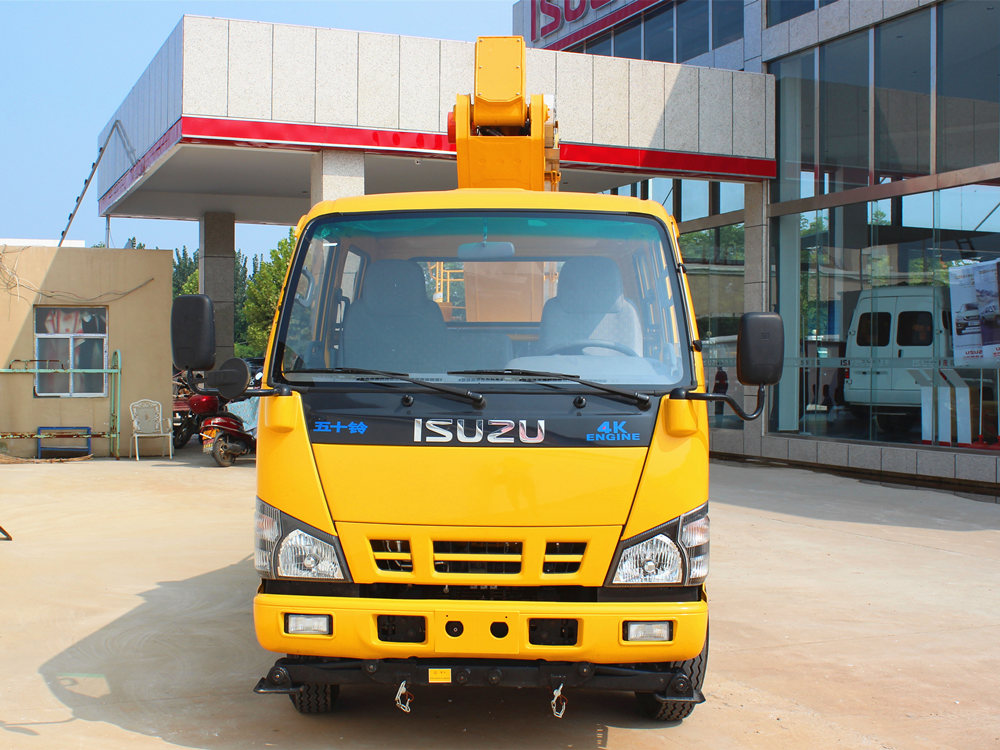 Isuzu man lifter truck