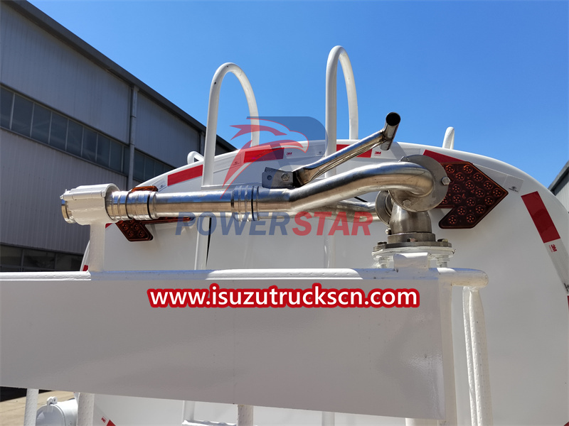 Isuzu potable water truck