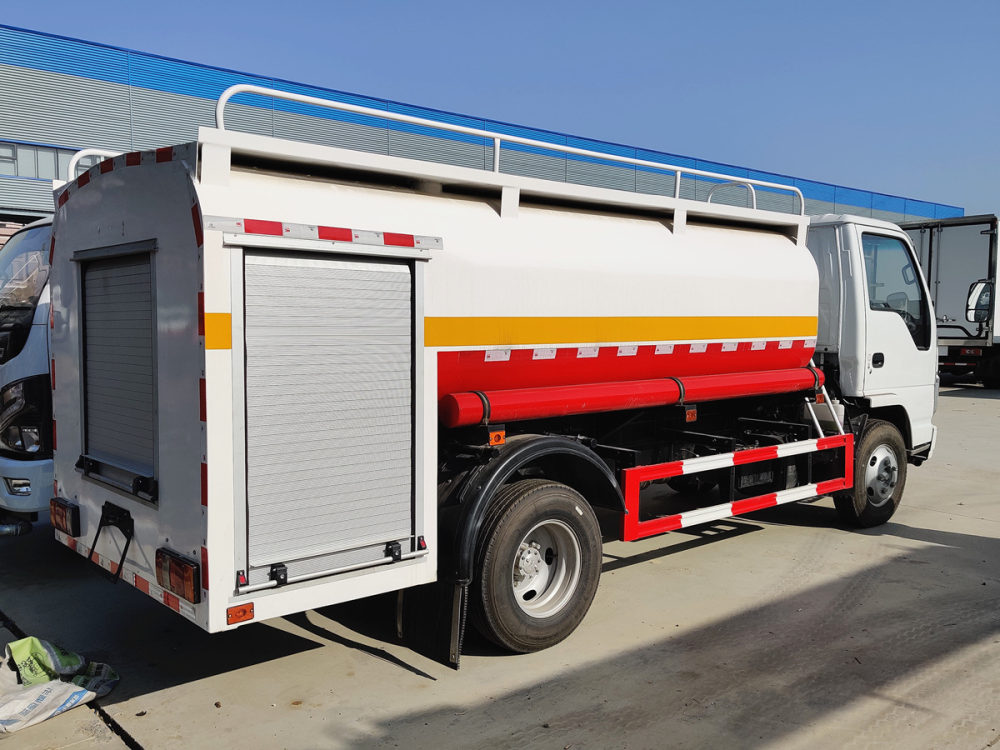 Isuzu water tanker trucks for fire rescue