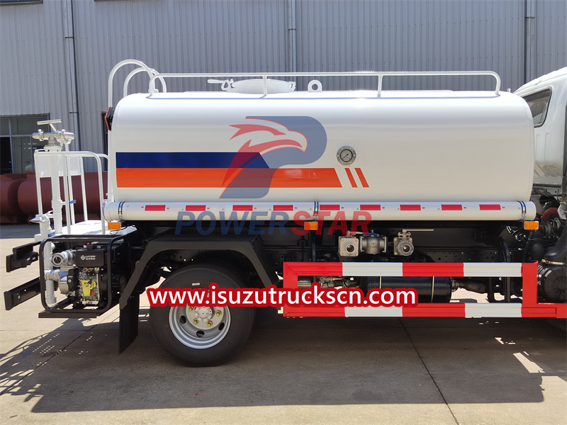 Isuzu potable water truck