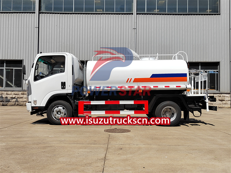 Isuzu potable water truck