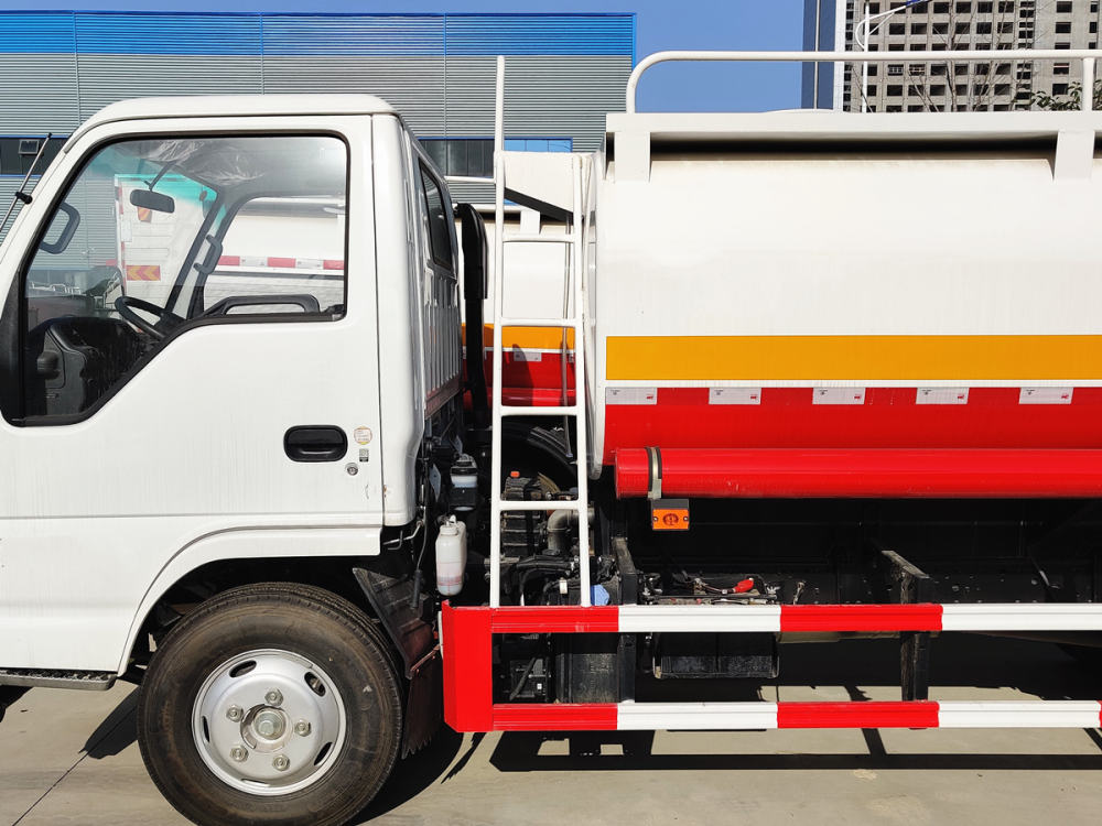 Isuzu water tanker trucks for fire rescue