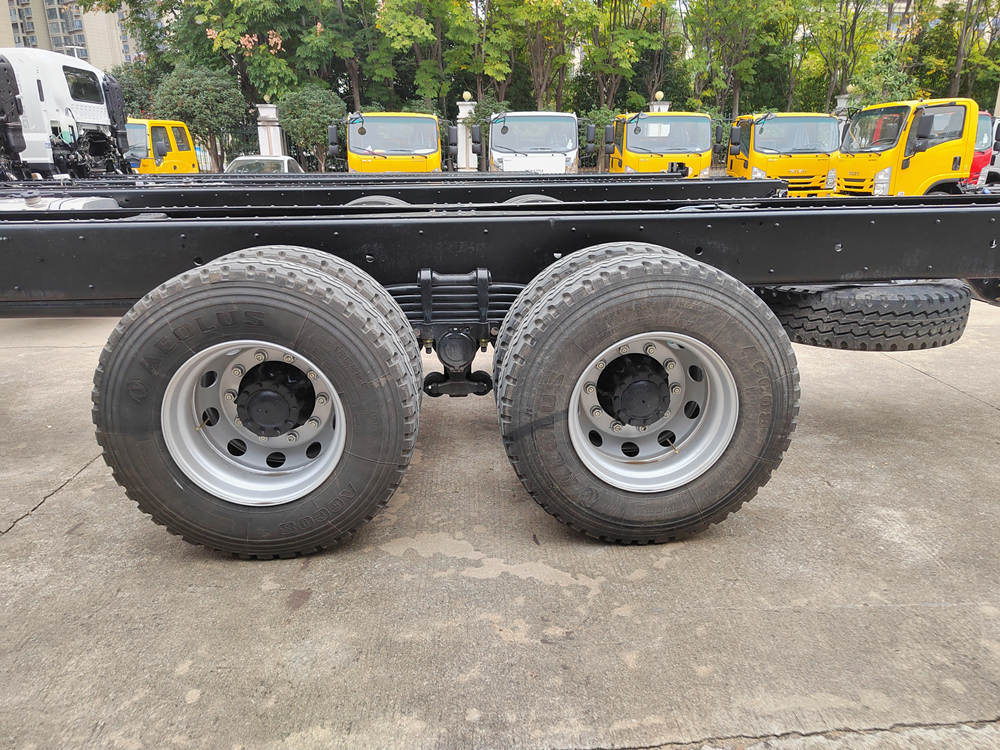 Isuzu chassis