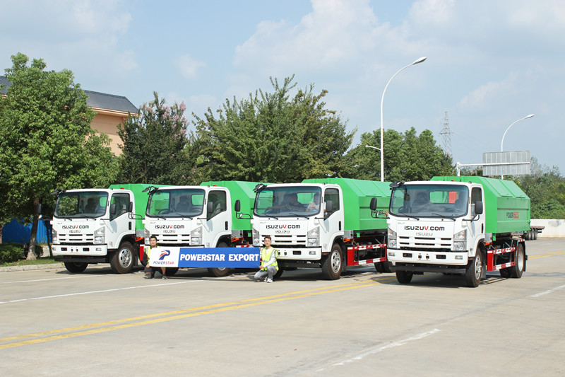 Isuzu NPR hook lift truck for Mongolia