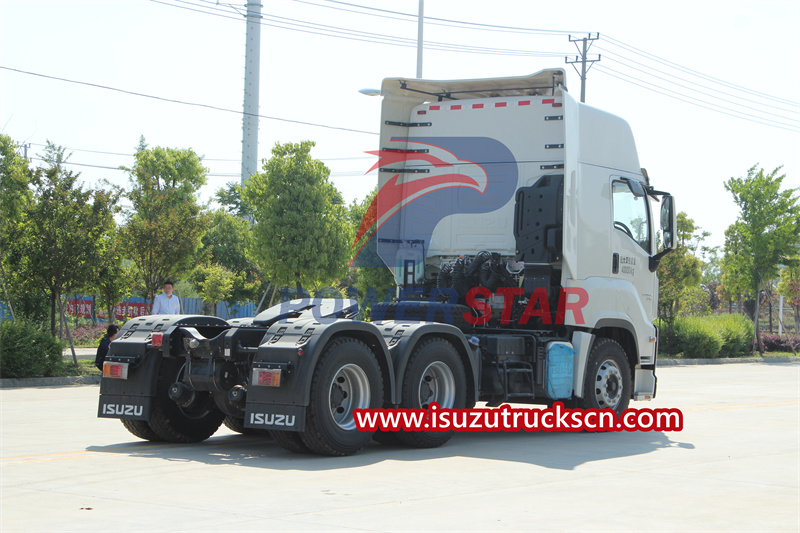 Isuzu GIGA prime mover truck