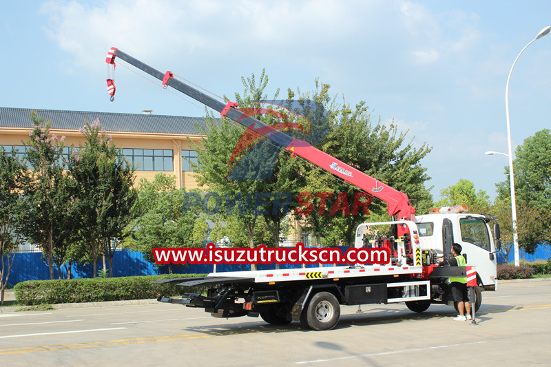 ISUZU wrecker truck with crane