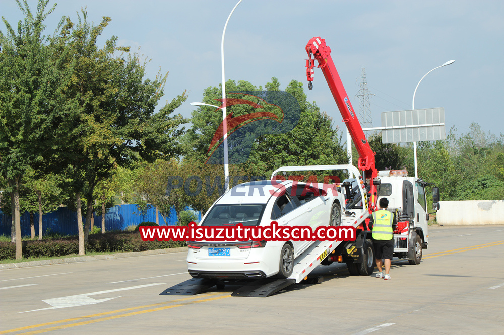 ISUZU wrecker truck with crane