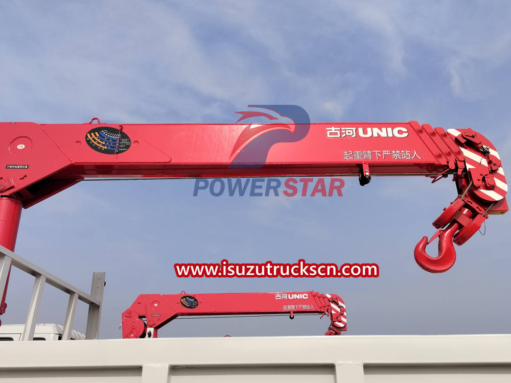 Isuzu 4x4 All Wheel Drive Boom Crane Truck 