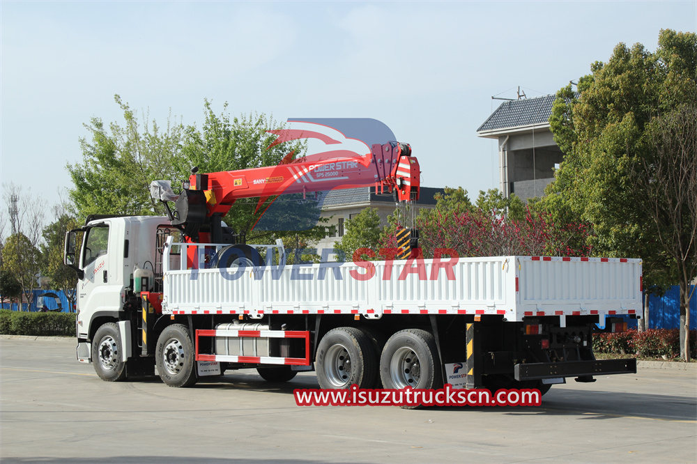 Isuzu GIGA truck with crane