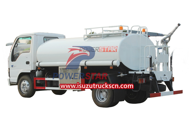 Isuzu potable water bowser