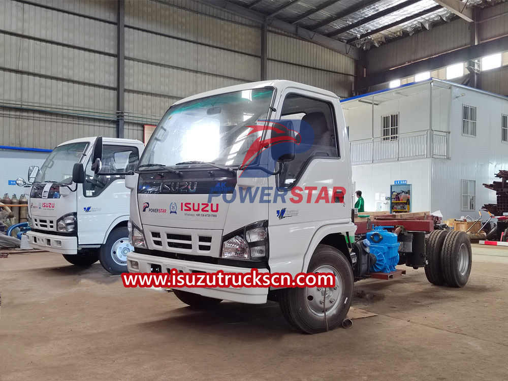 Isuzu vacuum truck