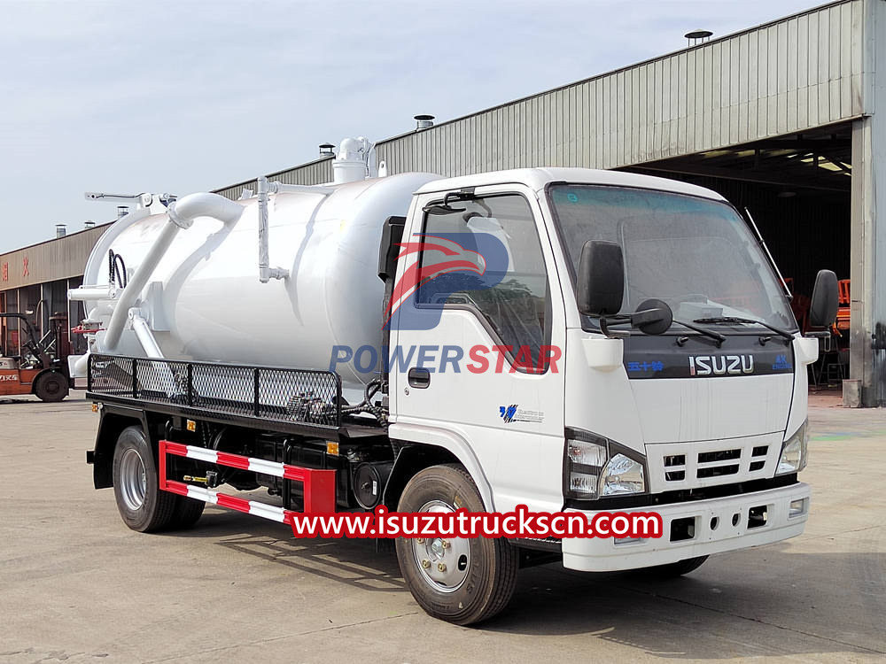 Isuzu vacuum suction truck