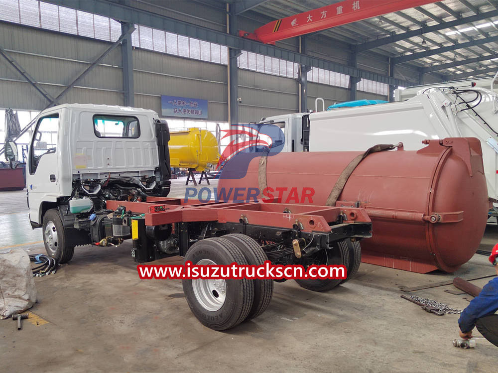 Sewage suction truck